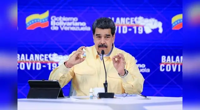 Nicolás Maduro presenta gotas "milagrosas" que "neutralizan" el coronavirus. Foto: Archivo