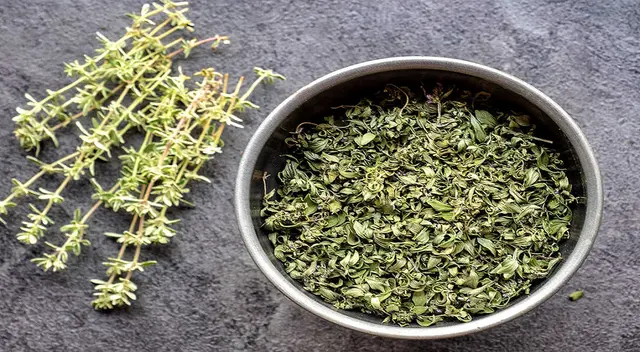 El tomillo es perfecto para problemas estomacales. El tomillo es perfecto para problemas estomacales.