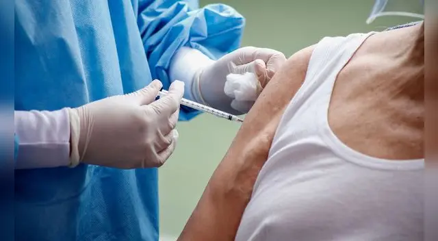 Nuevo Vacunagate en la selva. Esta vez, un informe de la Contraloría del Perú reveló que 110 personas fueron inmunizadas de manera irregular. Nuevo Vacunagate en la selva. Esta vez, un informe de la Contraloría del Perú reveló que 110 personas fueron inmunizadas de manera irregular.