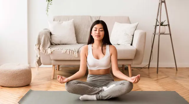 Meditar ayuda a mejorar la concentración y las relaciones sociales. Meditar ayuda a mejorar la concentración y las relaciones sociales.