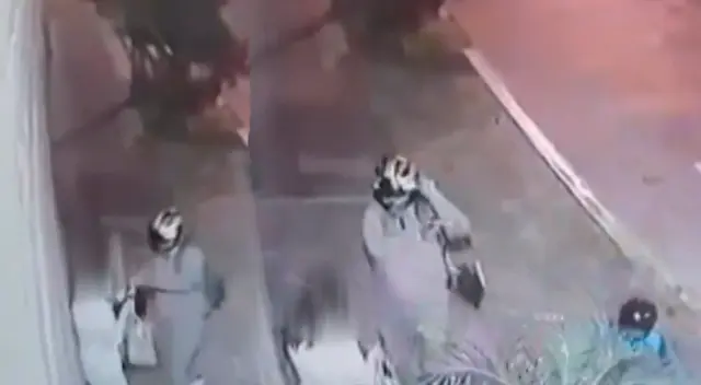 Roban con arma en mano a una joven en Lince.