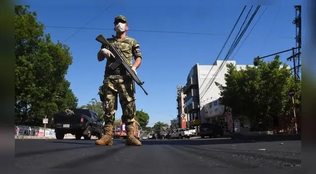 El día viernes los supermercados estuvieron abarrotados de personas que buscaban abastecerse de productos de primera necesidad para estos días.