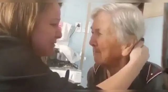 Ninguna de las dos pudo contener las lágrimas y sólo decidieron acariciarse.