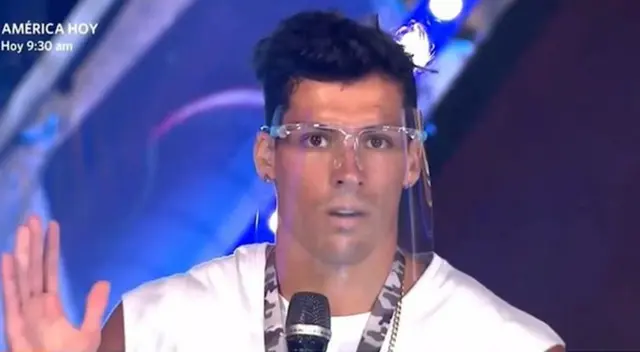 Patricio Parodi es captado en fiesta COVID en Miami.