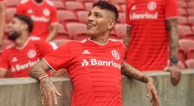 Paolo Guerrero se alista para estrenar la camiseta del Inter 2021.