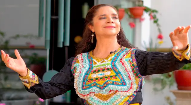 Saywa, conductora y cantante