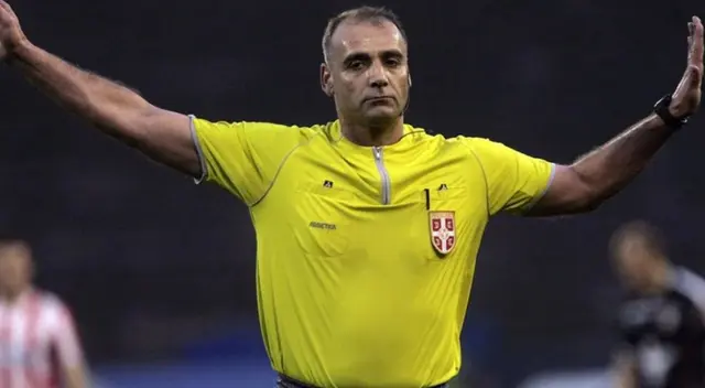 El caso del árbitro de Serbia dio la vuelta al mundo | Foto: Difusión