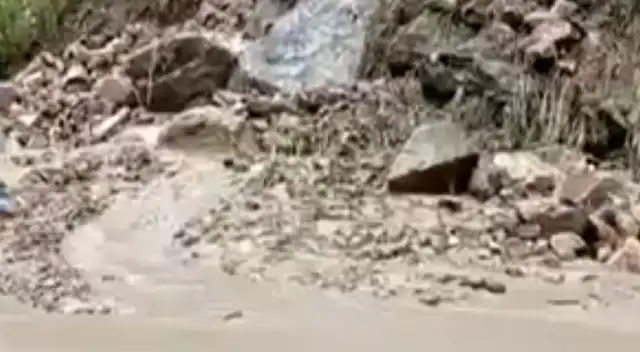 Huaico a causa de lluvias interrumpió carretera de Chachapoyas. Huaico a causa de lluvias interrumpió carretera de Chachapoyas.