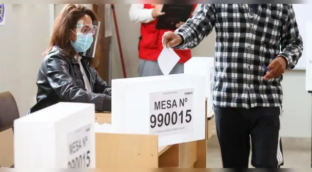 A pocos días de las elecciones 2012, la ONPE aclara que el voto cruzado sí está permitido. A pocos días de las elecciones 2012, la ONPE aclara que el voto cruzado sí está permitido.