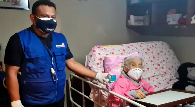 Reniec entregó duplicado de DNI a anciana de 101 años en su domicilio Reniec entregó duplicado de DNI a anciana de 101 años en su domicilio