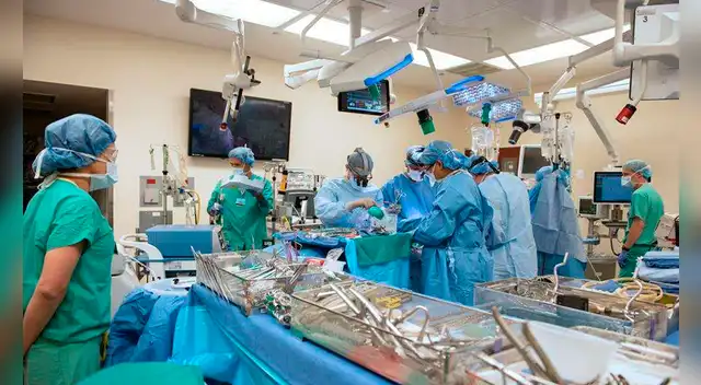 Según la Universidad Johns Hopkins alcanzó este sábado 30.668.826 casos confirmados del coronavirus y 554.779 fallecidos por la enfermedad.