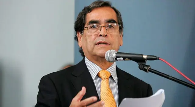 El ministro Óscar Ugarte anunció que el nuevo plan de vacunación iniciará con la mitad de distritos de Lima.