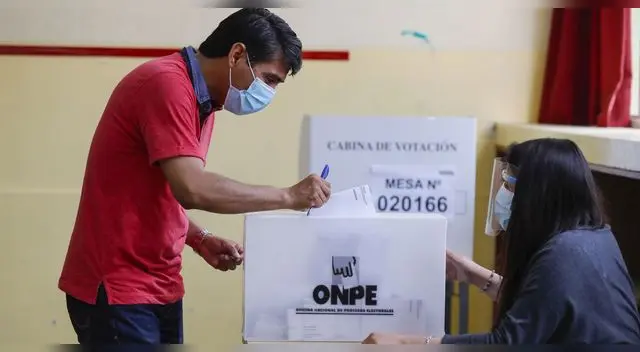 Tras las críticas de los usuarios, la ONPE indicó que no será obligatorio retirarse la mascarilla para ser identificados, solo en casos excepcionales.