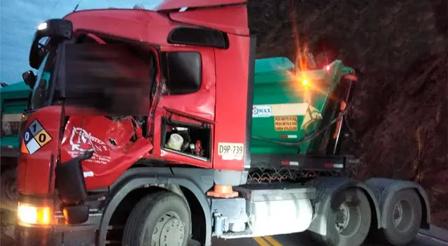 Chofer murió al caerle enorme roca. Chofer murió al caerle enorme roca.