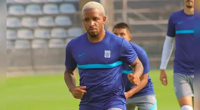 'Foquita' Farfán se pone a punto para jugar con Municipal. 'Foquita' Farfán se pone a punto para jugar con Municipal.