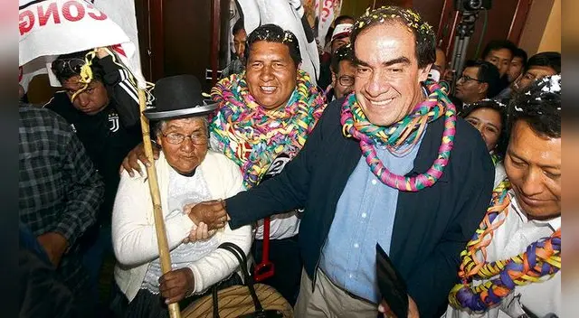 Yonhy Lescano es uno de los 18 aspirantes que busca llegar al sillón presidencial en estos comicios. Conoce sus propuestas aquí. Yonhy Lescano es uno de los 18 aspirantes que busca llegar al sillón presidencial en estos comicios. Conoce sus propuestas aquí.