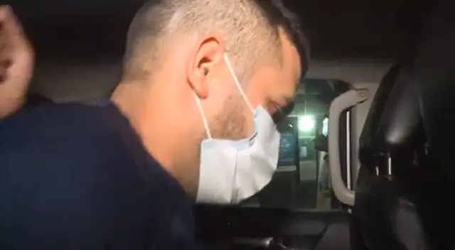 El taxista fue detenido por la PNP y llevado a la comisaría de Carabayllo. El taxista fue detenido por la PNP y llevado a la comisaría de Carabayllo.