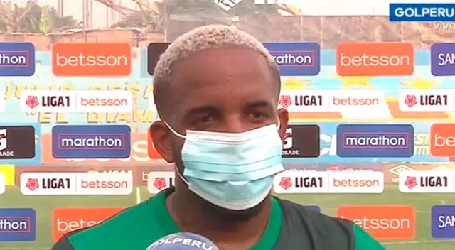 Jefferson Farfán anota gol de la victoria para Alianza Lima.