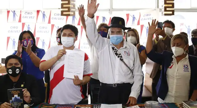 Candidato Ciro Gálvez ofreció conferencia de prensa tras superar al coronavirus.