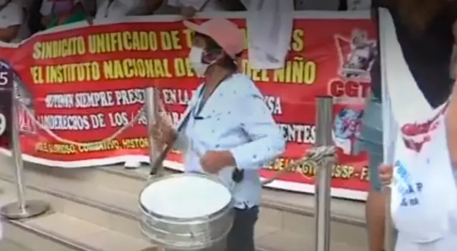 Realizan protesta en exteriores del Hospital del Niño por falta de pagos del bono al sector Salud.