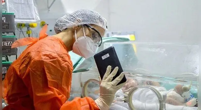 "La interacción con el niño, llevando una mascarilla, es algo que nos duele", afirma.