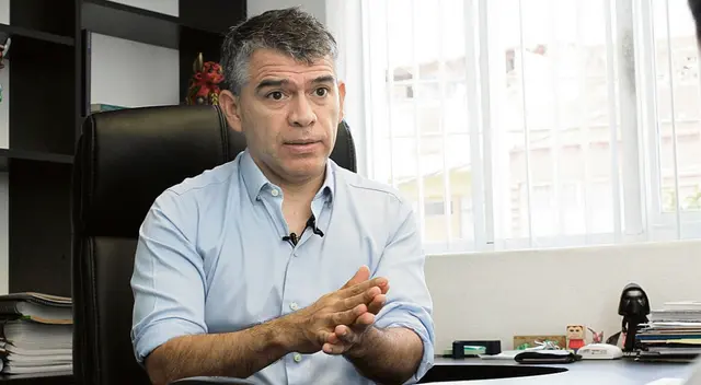 Conoce más sobre Julio Guzmán a días de las Elecciones 2021.