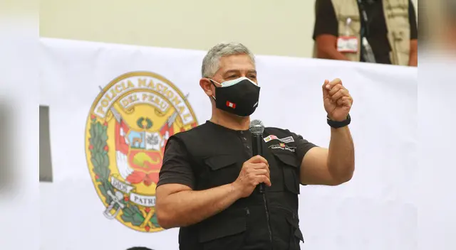 Ministro José Elice exhorta, nuevamente, a retirarse a invasores.