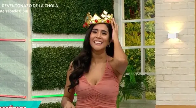 Janet Barboza troleó a Melissa Paredes al darle una corona de papel a Melissa Paredes, y ella se mostró sorprendida en América Hoy. Janet Barboza troleó a Melissa Paredes al darle una corona de papel a Melissa Paredes, y ella se mostró sorprendida en América Hoy.