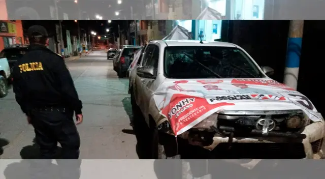 Policía casi fue atropellado por auto con publicidad de Lescano en Apurímac. Policía casi fue atropellado por auto con publicidad de Lescano en Apurímac.
