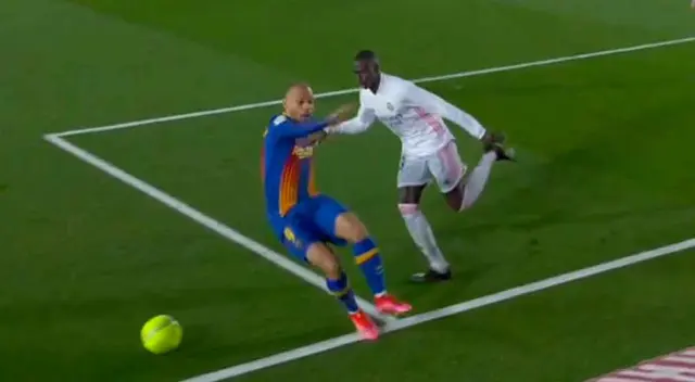 Barcelona perdió 2-1 ante Real Madrid. Barcelona perdió 2-1 ante Real Madrid.