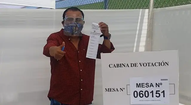 Manolo Rojas llegó a Huaral para votar. Manolo Rojas llegó a Huaral para votar.