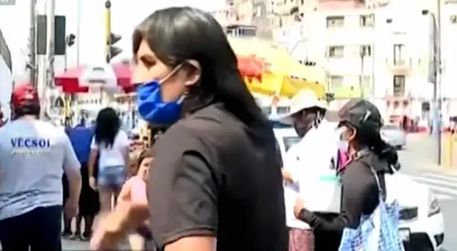 El hombre insistía en ingresar a su centro de votación pese a estar bajo los efectos del alcohol. El hombre insistía en ingresar a su centro de votación pese a estar bajo los efectos del alcohol.