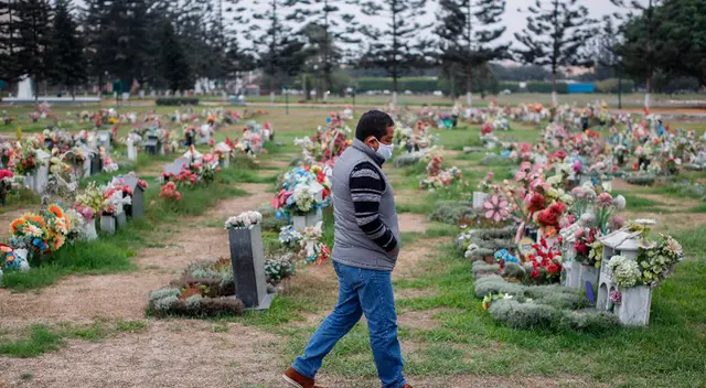 Perú llega al pico máximo en decesos, según Sinadef teniendo en promedio 1.131