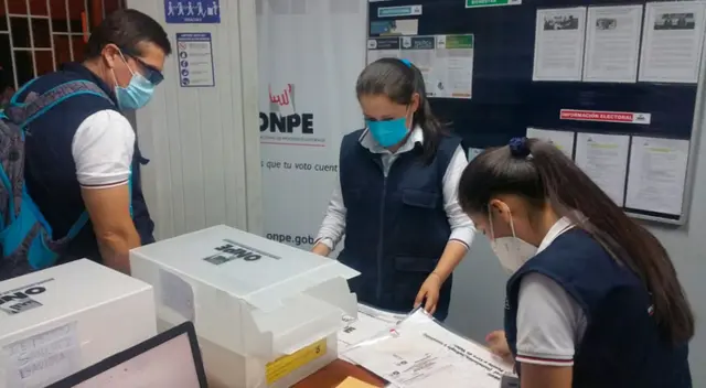 La ONPE continúa con el conteo de los votos en las elecciones 2021. La ONPE continúa con el conteo de los votos en las elecciones 2021.