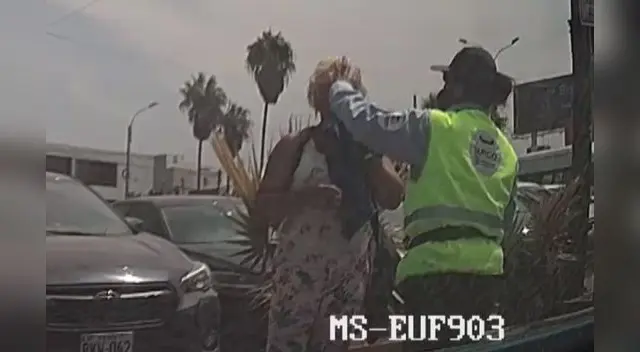 Extranjeras se pelean por espacio para pedir limosnas. Extranjeras se pelean por espacio para pedir limosnas.