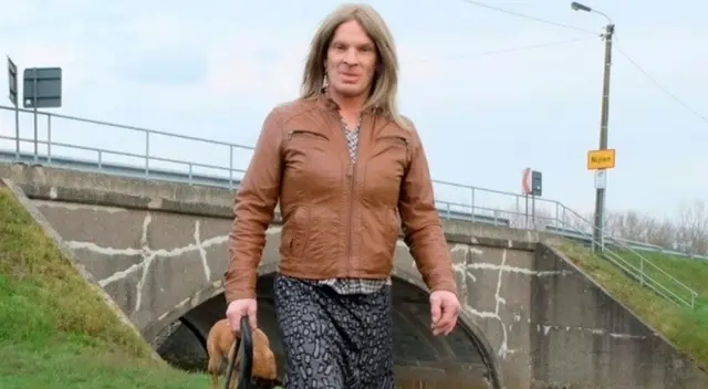 Eefje Spreuters nació como un hombre hace 46 años, y lleva 15 meses viviendo abiertamente como mujer. Eefje Spreuters nació como un hombre hace 46 años, y lleva 15 meses viviendo abiertamente como mujer.