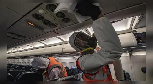 Estudio revela que dejar asiento del medio en aviones reduce el riesgo de contagio hasta un 57%