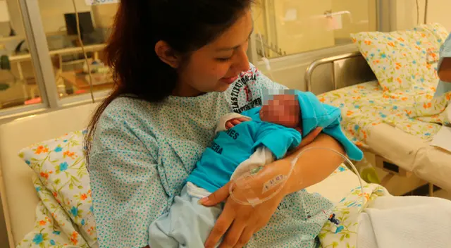 Madres no deben dejar de dar de lactar a sus hijos recién nacidos. Madres no deben dejar de dar de lactar a sus hijos recién nacidos.