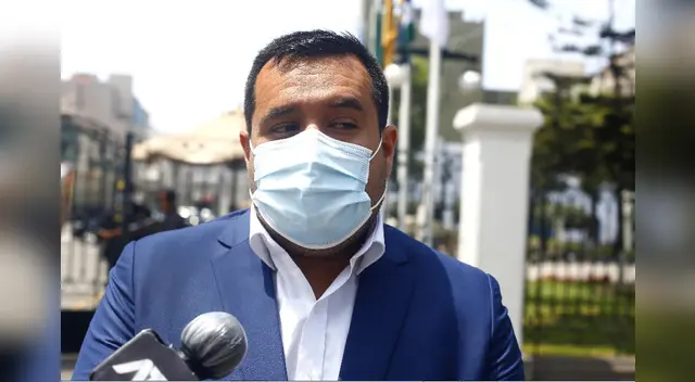 Parlamentario Franco Salinas buscará, primero, interpelar a ministro de Trabajo.