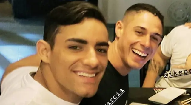 Austin Palao le pidió a sus seguidores que por favor le recomendaran algo para ver en Netflix y Hugo García le hizo una broma.