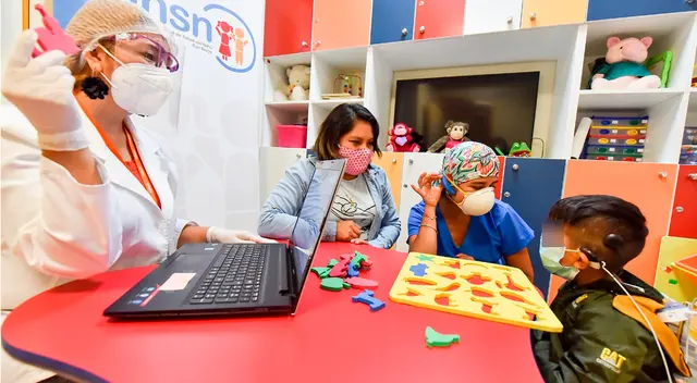 Niños volvieron a escuchar gracias a exitosa operación. Niños volvieron a escuchar gracias a exitosa operación.