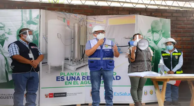 El alcalde del distrito del Agustino, Víctor Salcedo, junto al Gobierno Distrital de Salud (GODISA) y la directora del DIRIS Lima Este, la Dra. Antonieta Alarcón, dieron a conocer la construcción de una nueva planta de oxígeno El alcalde del distrito del Agustino, Víctor Salcedo, junto al Gobierno Distrital de Salud (GODISA) y la directora del DIRIS Lima Este, la Dra. Antonieta Alarcón, dieron a conocer la construcción de una nueva planta de oxígeno