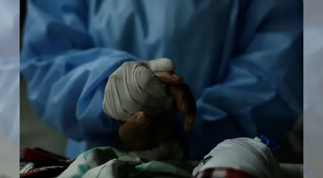 Médicos piuranos en un UCI por COVID-19. Médicos piuranos en un UCI por COVID-19.