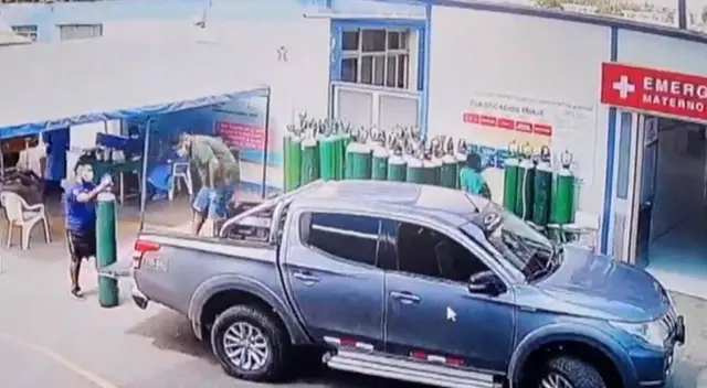 Los tres vigilantes del Hospital III de EsSalud fueron pasarán 9 meses de prisión preventiva por el presunto robo de balones de oxígeno medicinal. Los tres vigilantes del Hospital III de EsSalud fueron pasarán 9 meses de prisión preventiva por el presunto robo de balones de oxígeno medicinal.