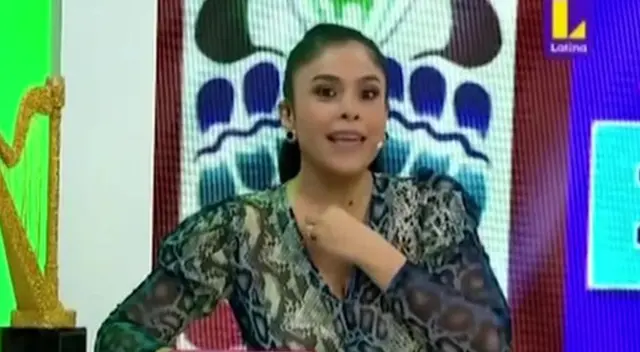 La conductora Maricarmen Marín recordó en Mujeres al mando cuánto admiraba a las cantantes folclóricas cuando era pequeña debido a su vestimenta.