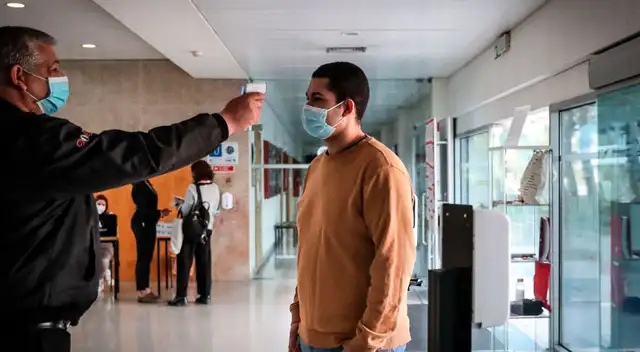 Los pacientes asintomáticos de COVID-19 si pueden contagiar el virus.