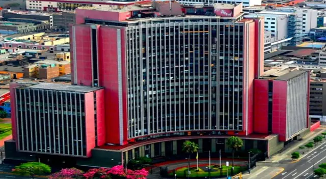 OCMA suspendió a juez de trabajo de la Corte de Lima y pidió la destitución de tres servidores judiciales OCMA suspendió a juez de trabajo de la Corte de Lima y pidió la destitución de tres servidores judiciales