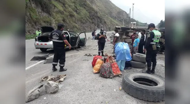 Accidente de tránsito en Carretera Central, en Matucana, deja 5 personas heridas. Accidente de tránsito en Carretera Central, en Matucana, deja 5 personas heridas.