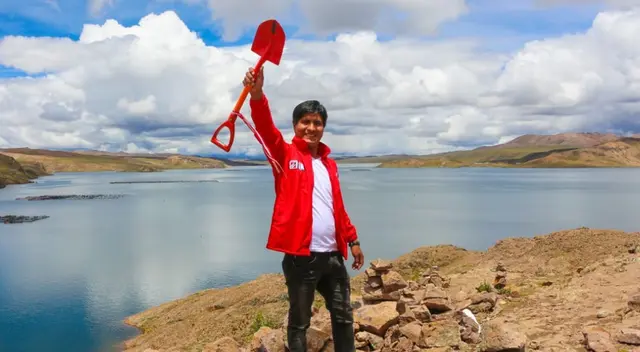 Wilson Soto Palacios se mostró agradecido tras los resultados de la ONPE, y aseguró que llegará al Parlamento a liderar el diálogo sin importar el color de las bancadas. Wilson Soto Palacios se mostró agradecido tras los resultados de la ONPE, y aseguró que llegará al Parlamento a liderar el diálogo sin importar el color de las bancadas.