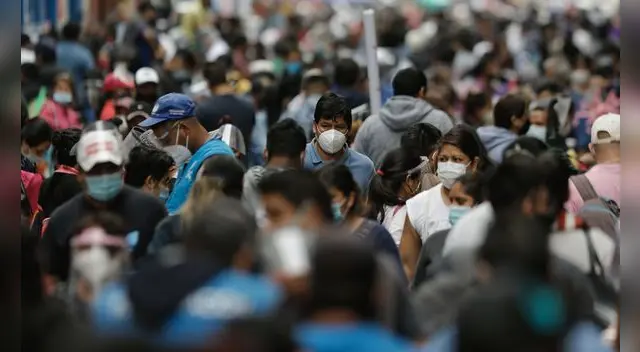Titular del Minsa atribuye el crecimiento de contagios a una mayor movilidad de las personas en mercados y el transporte público. Foto: La República Titular del Minsa atribuye el crecimiento de contagios a una mayor movilidad de las personas en mercados y el transporte público. Foto: La República